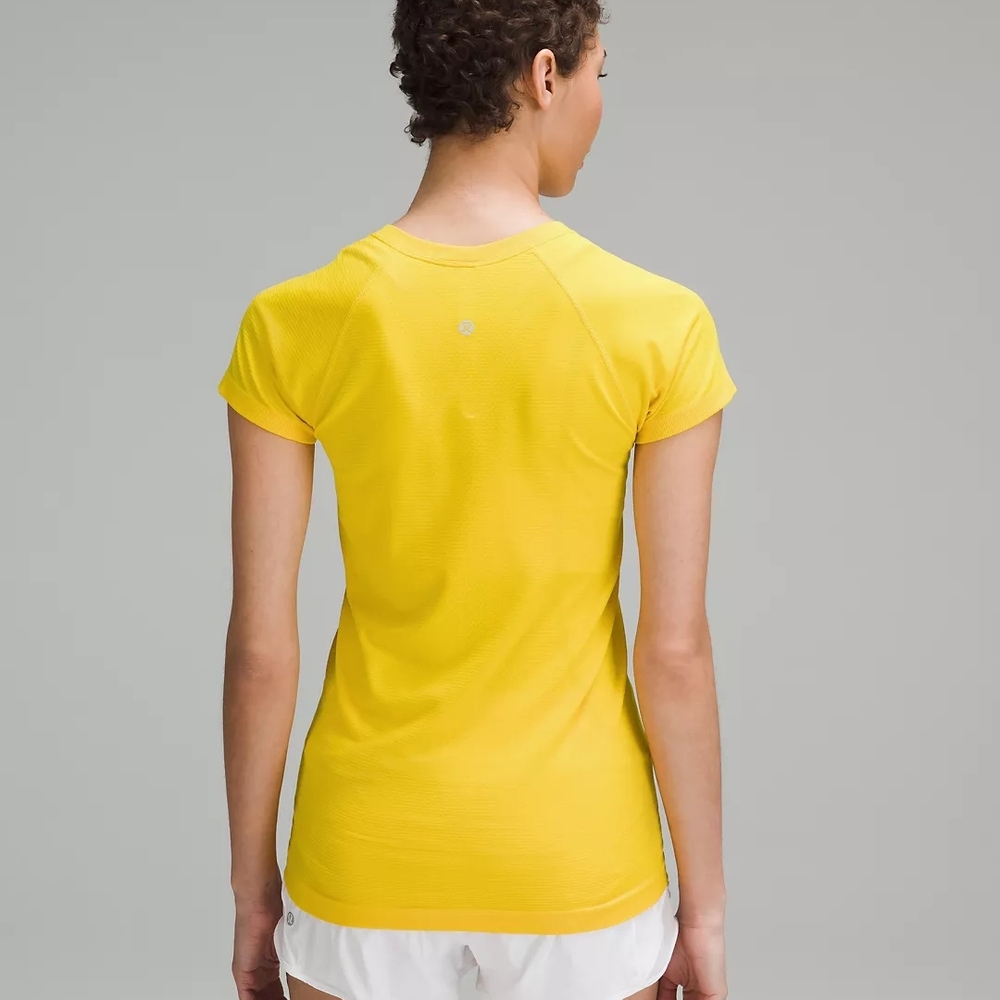 NWT Lululemon Swiftly Tech Short Sleeve 2.0 low Women's Top - Picture 2 of 6
